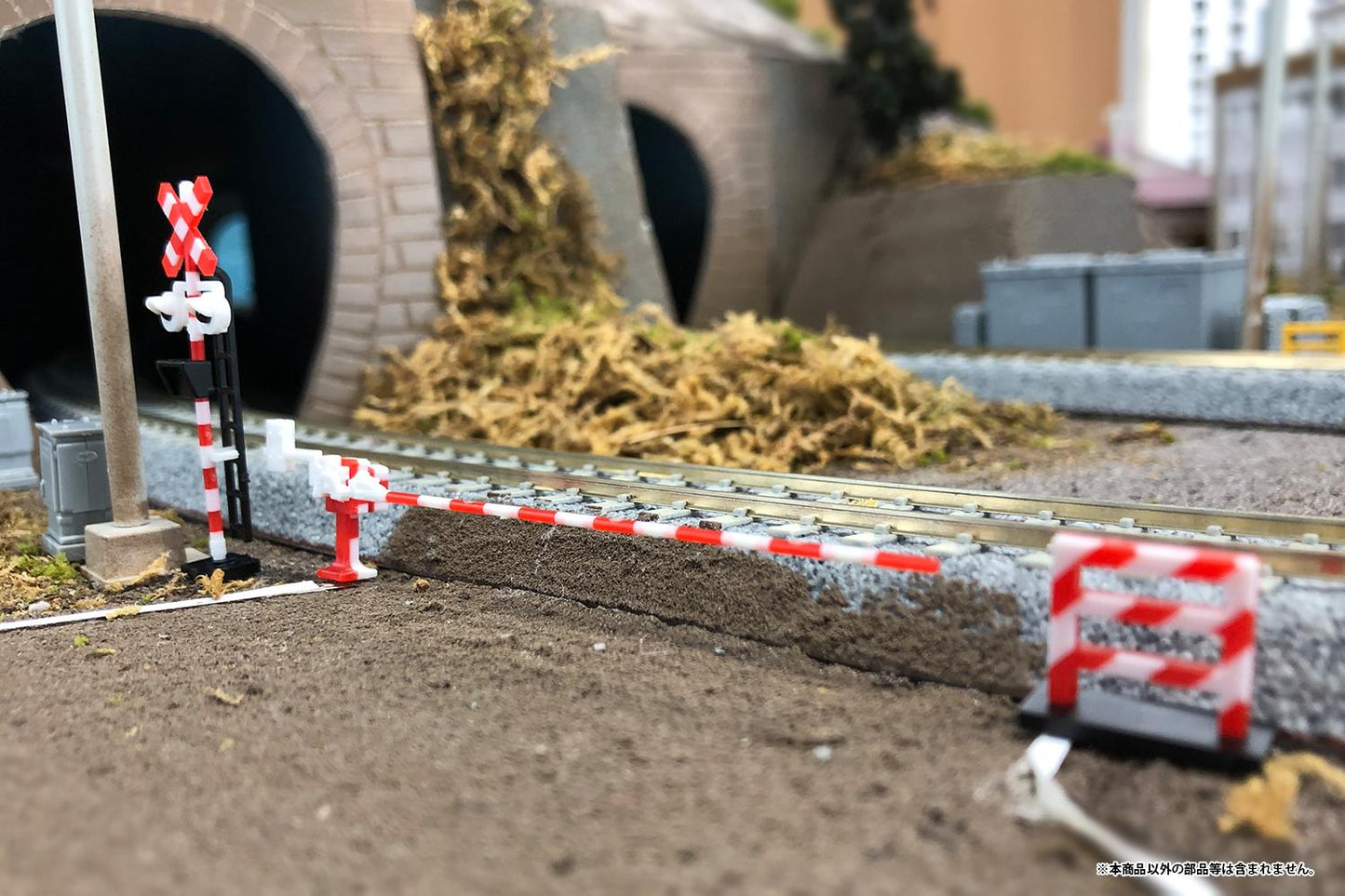 (Model Kits) Railway Crossing (Red x White) (Rerun)