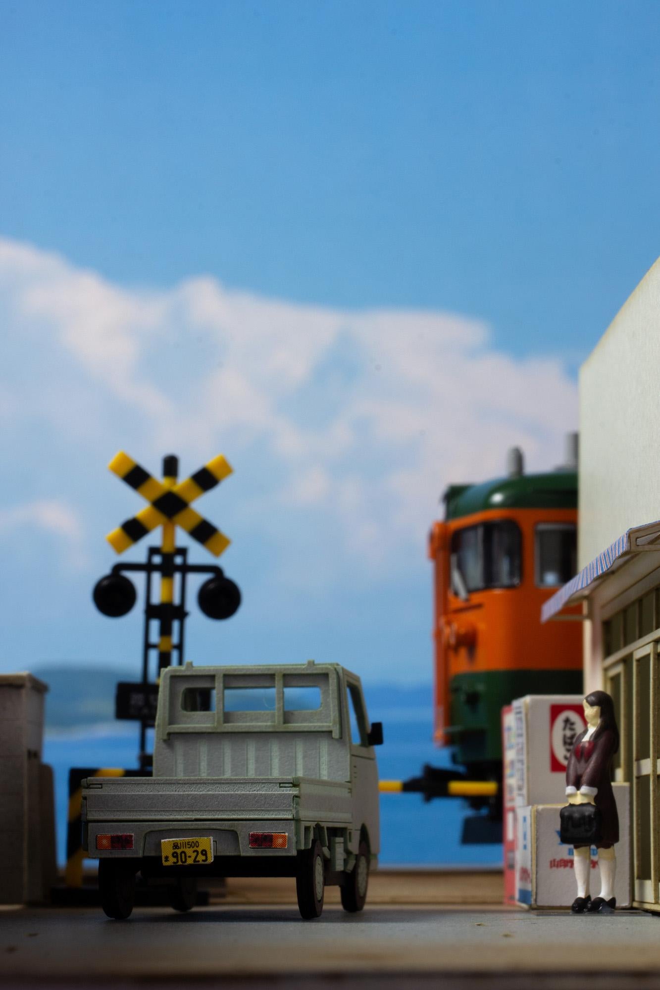 1/80 Scale Paper kit Town Corner Accessory Series kei truck(white/silver/pale green)