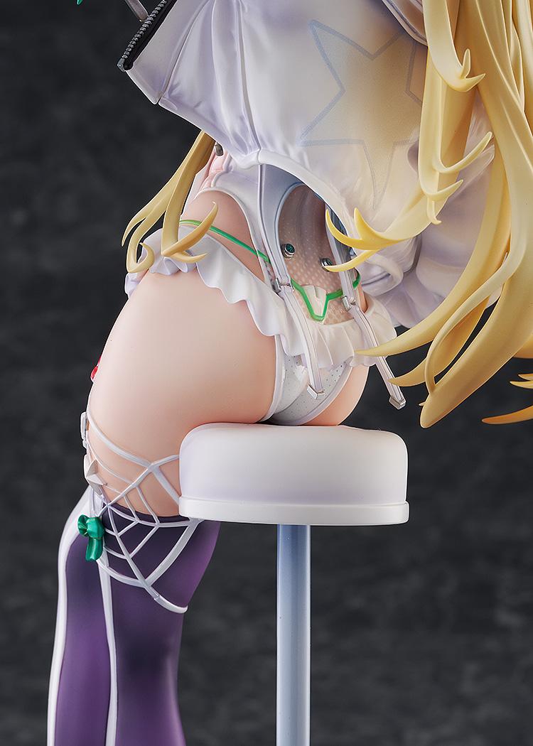 GODDESS OF VICTORY: NIKKE Rupee: Winter Shopper