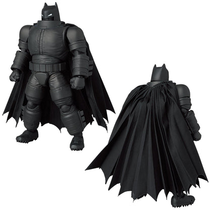 MAFEX Armored Batman (TDKR)