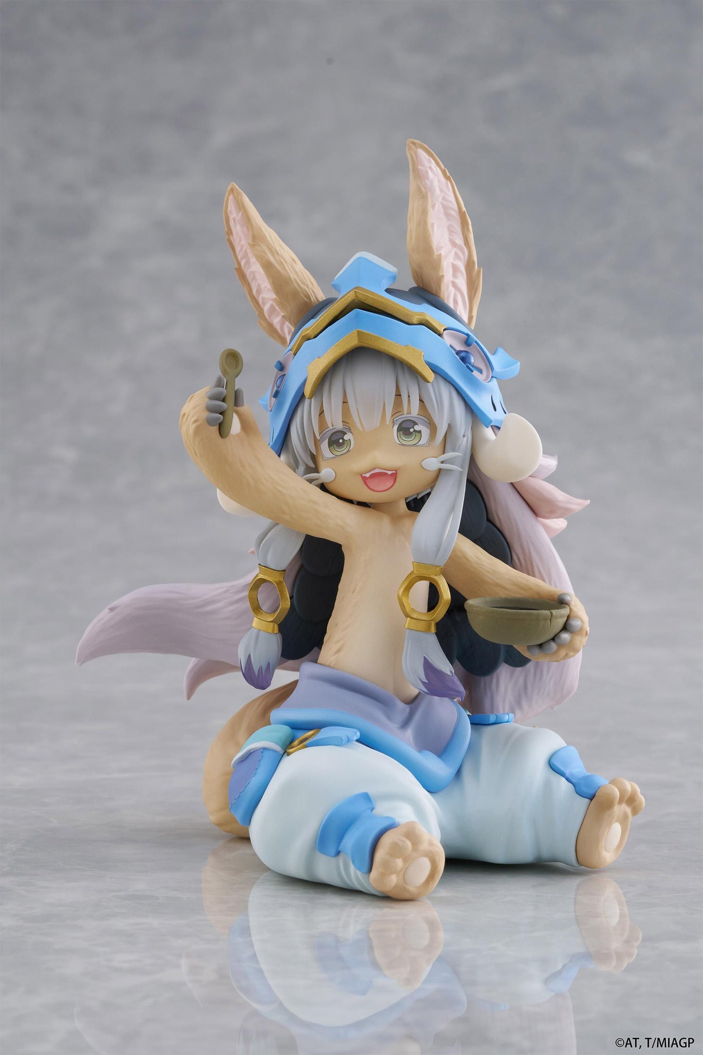 Made in Abyss: The Golden City of the Scorching Sun Desktop Cute Figure - Nanachi (Mealtime ver.)
