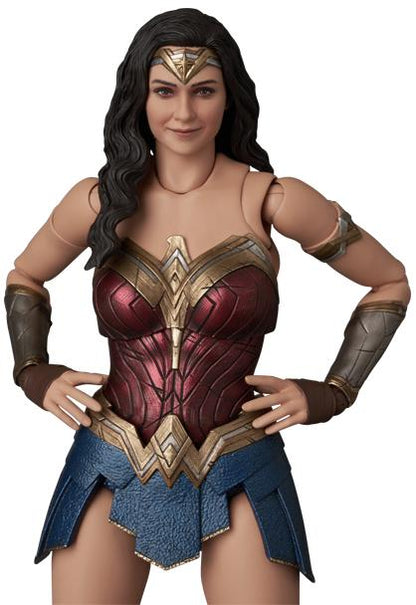 MAFEX WONDER WOMAN (ZACK SNYDER'S JUSTICE LEAGUE Ver.) Action Figure