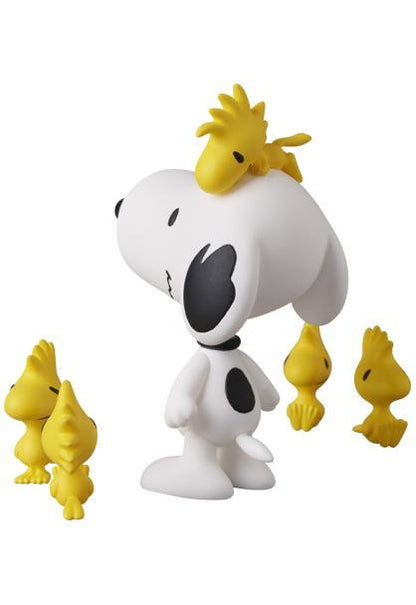 UDF PEANUTS SERIES 19: Happiness is all your friends Non scale figure