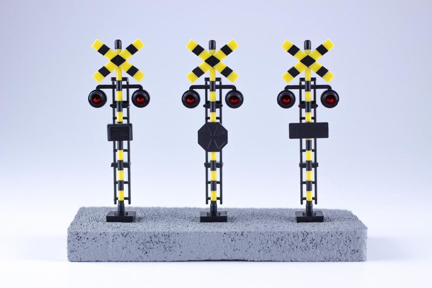 (Model Kits) Railway Crossing (Rerun)