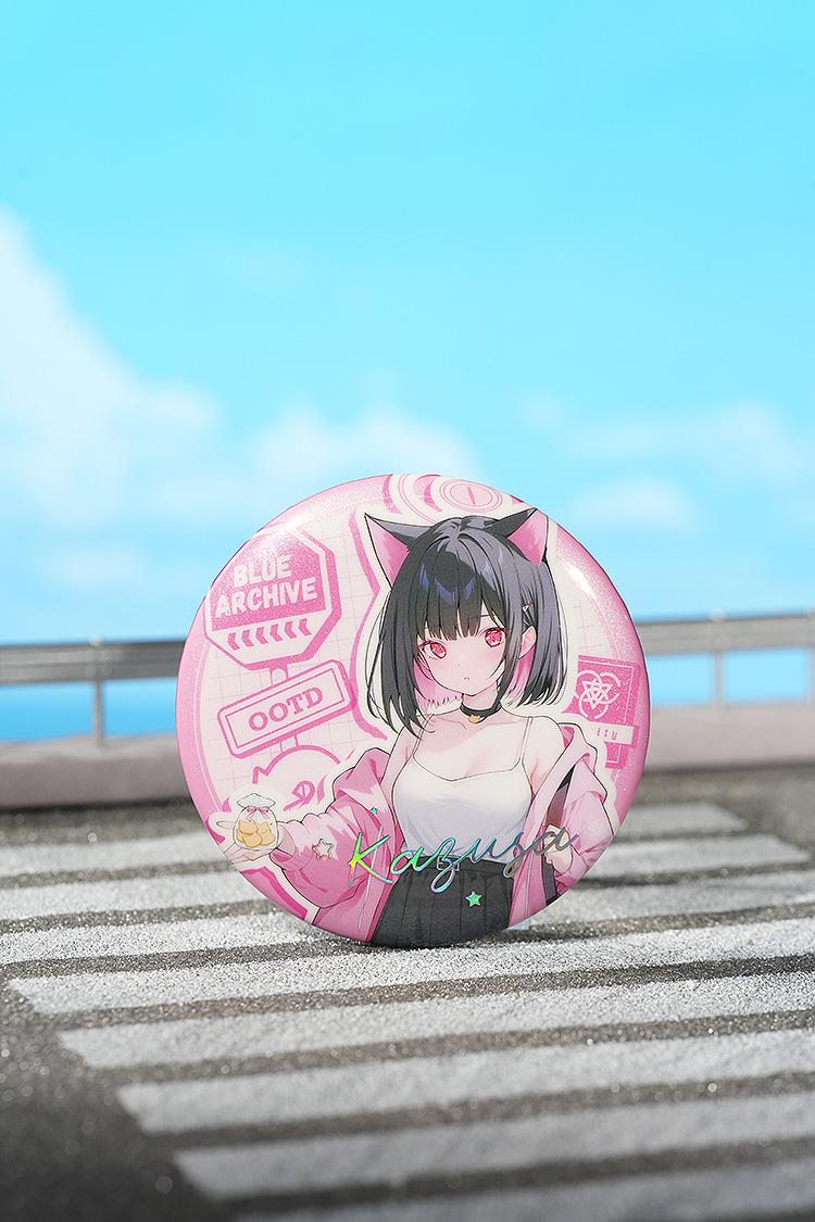 Blue Archive Holiday Saunter Series 75mm Badge (KAZUSA)