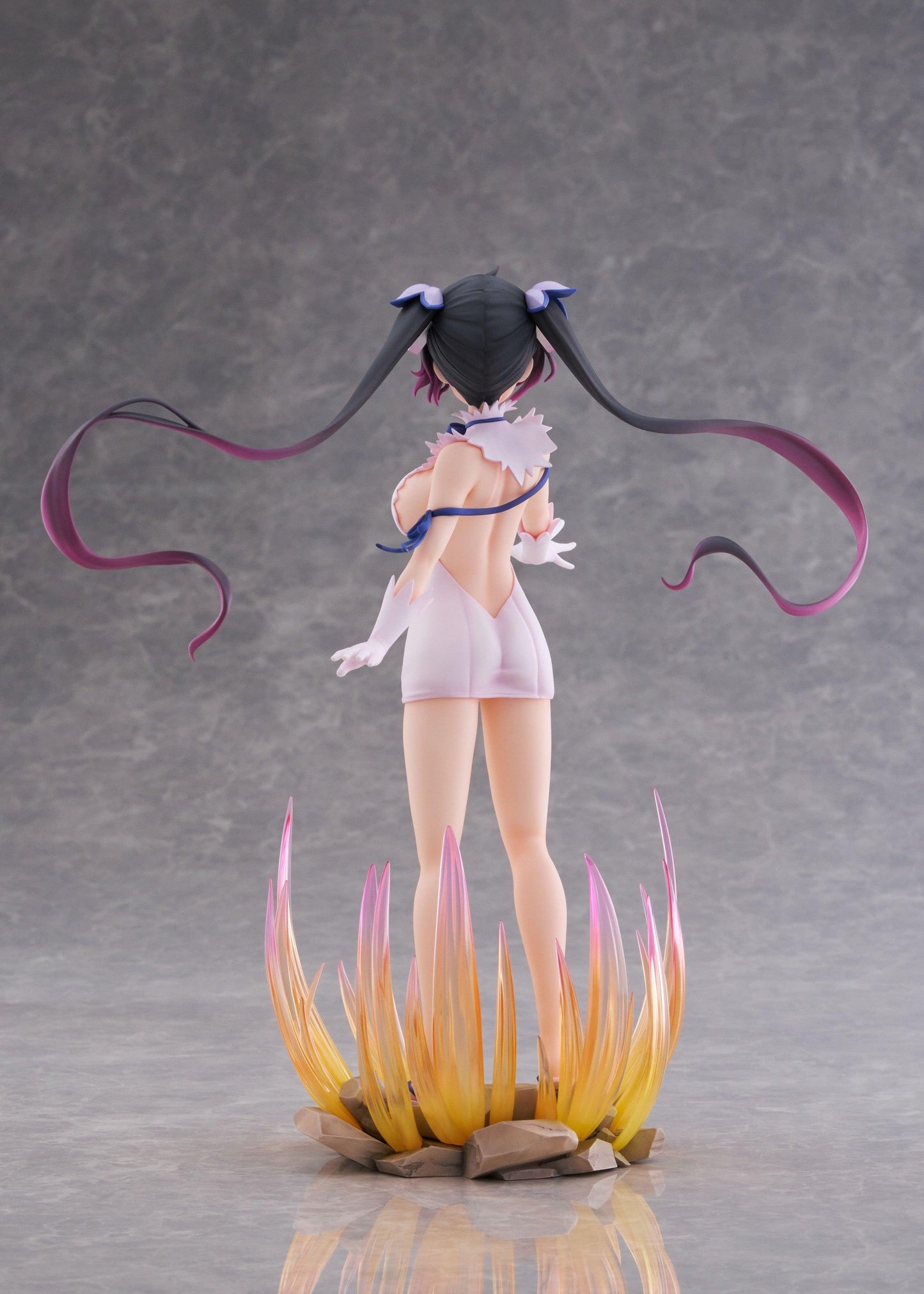 Is It Wrong to Try to Pick Up Girls in a Dungeon? V - Hestia Divinity Unleashed Ver. 1/7 Scale Figure