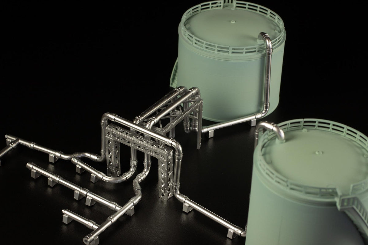 (Model Kits) 1/150 Scale Structure Kit "Storage Tanks" (Rerun)