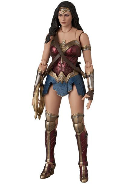 MAFEX WONDER WOMAN (ZACK SNYDER'S JUSTICE LEAGUE Ver.) Action Figure