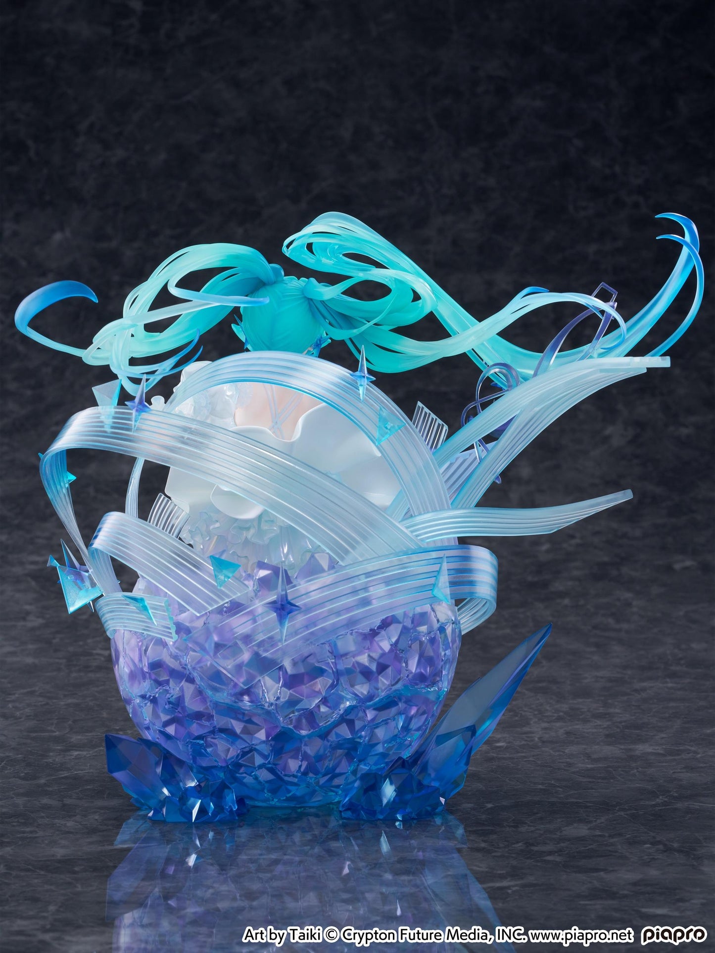 Character Vocal Series 01: Hatsune Miku Hatsune Miku -Crystal Dress Ver.- 1/7 Scale Figure