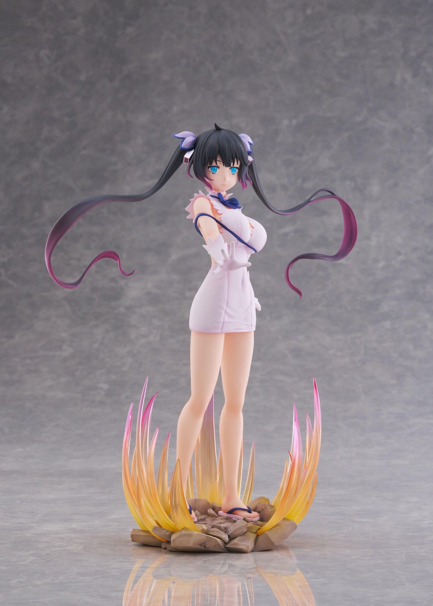 Is It Wrong to Try to Pick Up Girls in a Dungeon? V - Hestia Divinity Unleashed Ver. AmiAmi Limited Edition 1/7 Scale Figure