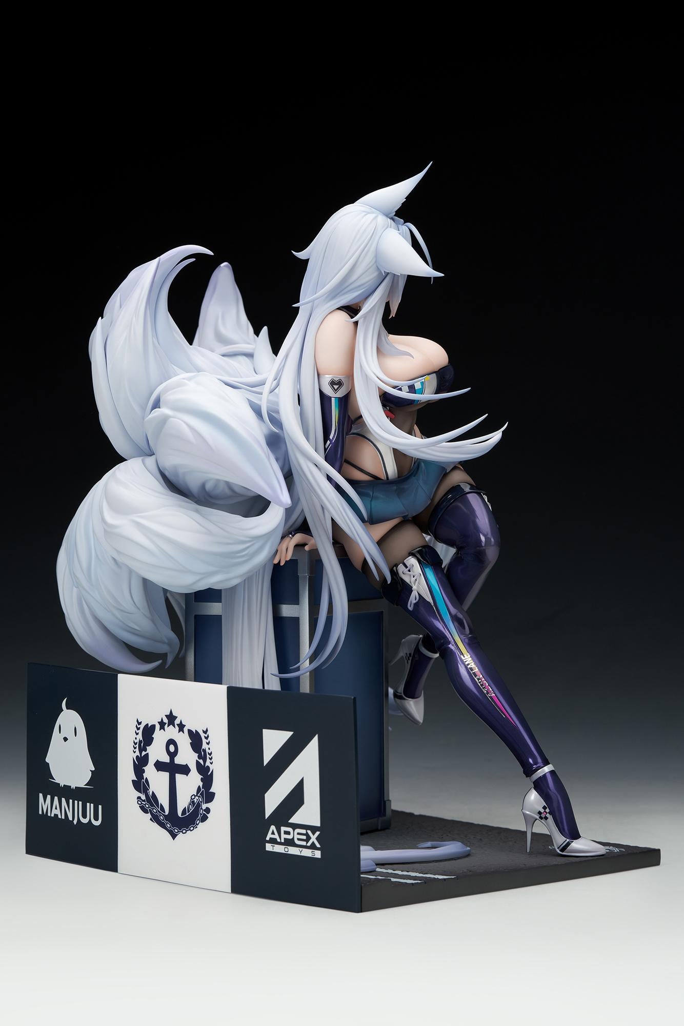 Azur Lane Shinano Moonlit Chrome Ver. LED Acrylic Display Base Bundled Special Edition 1/7 Scale Figure