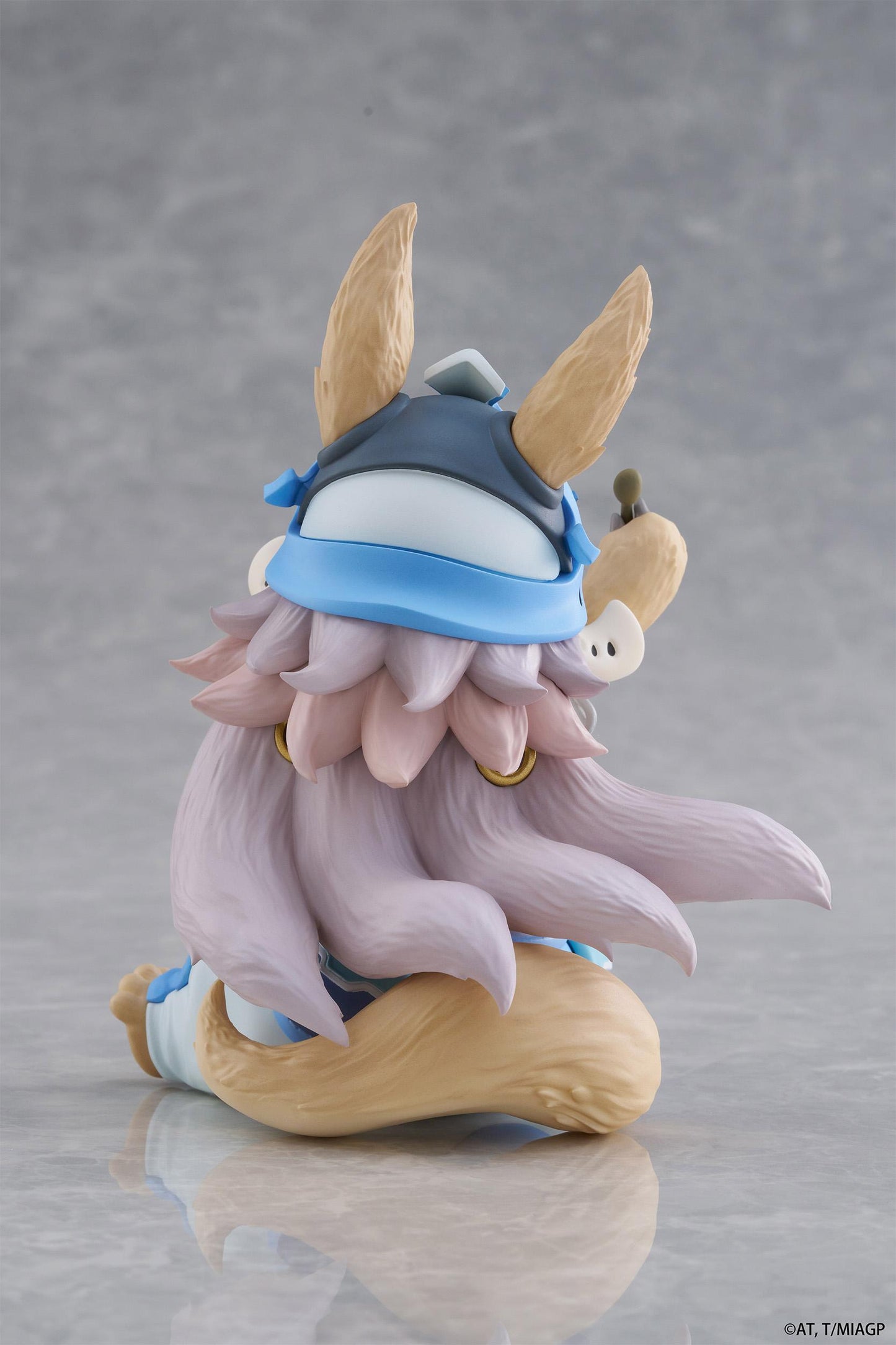 Made in Abyss: The Golden City of the Scorching Sun Desktop Cute Figure - Nanachi (Mealtime ver.)