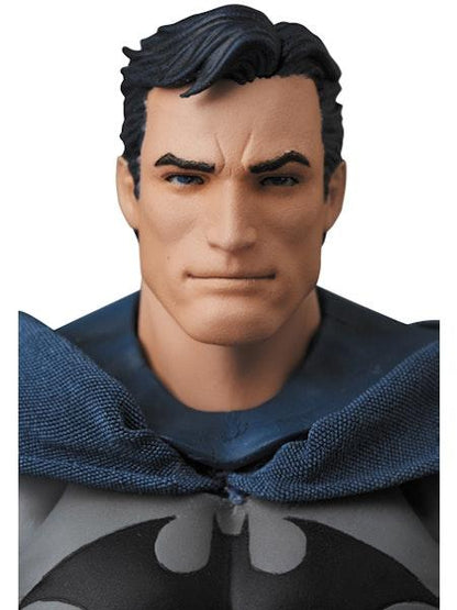 MAFEX BATMAN (HUSH) (REPRODUCTION) Action Figure