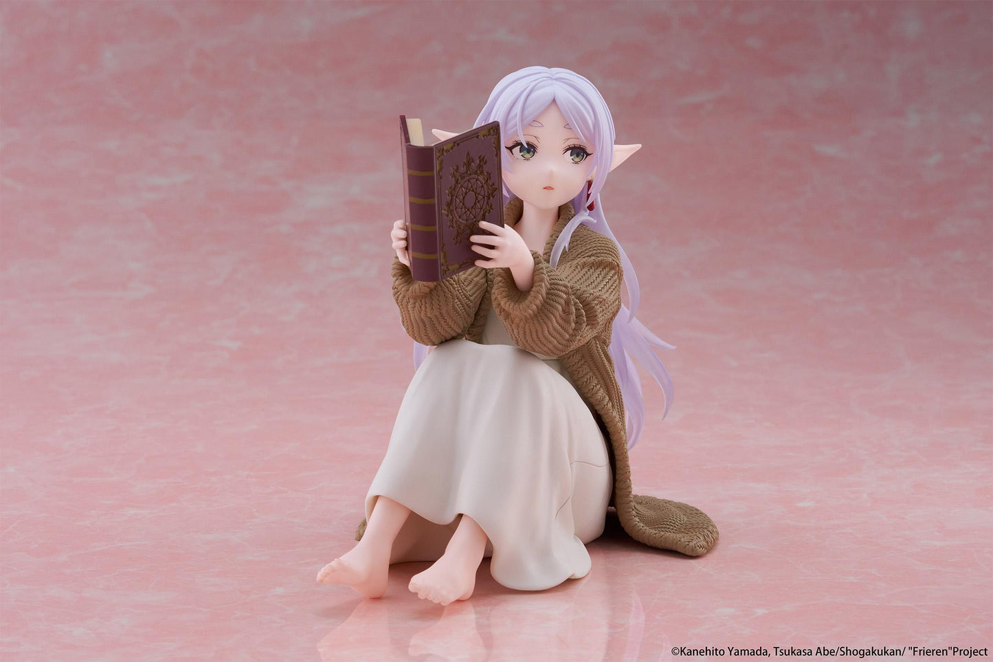 Frieren: Beyond Journey's End Desktop Cute Figure - Frieren (Roomwear Ver.)