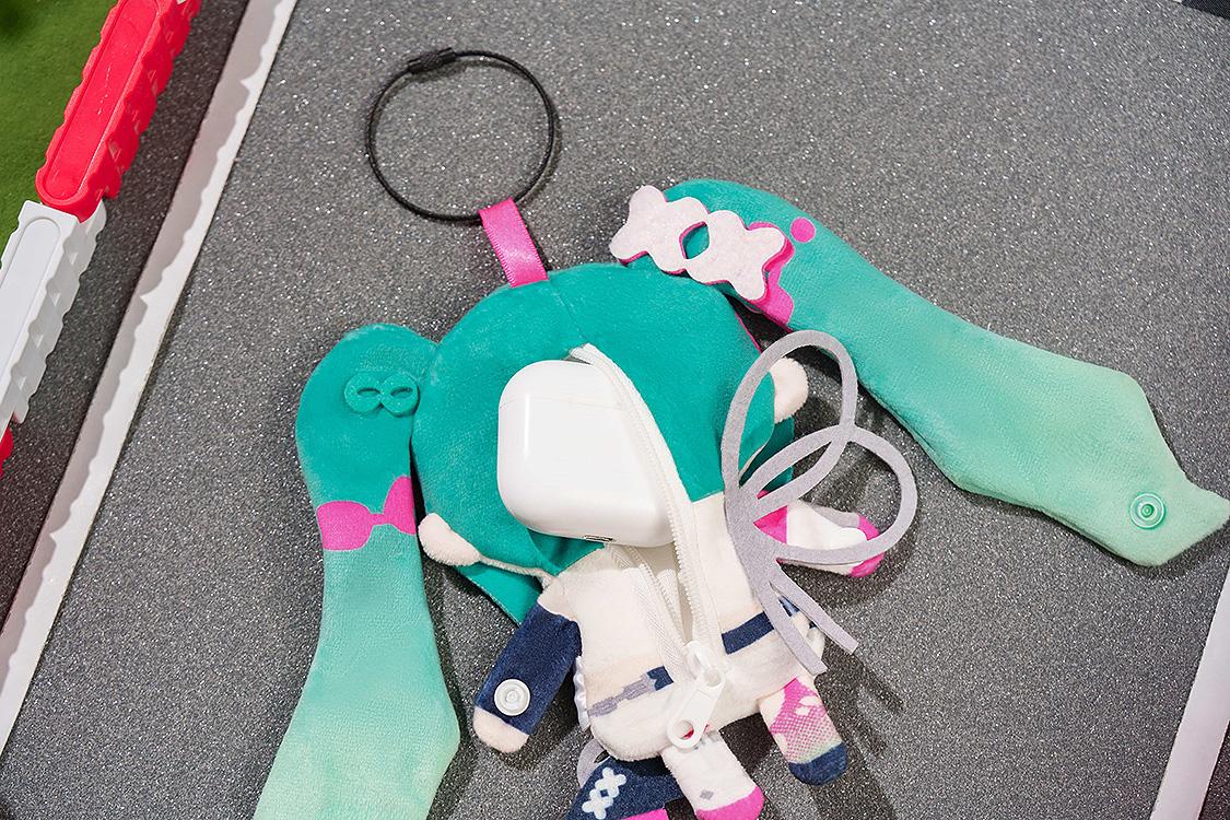 Hatsune Miku GT Project Hatsune Miku: Racing Ver. 2025 Keychain Pouch A