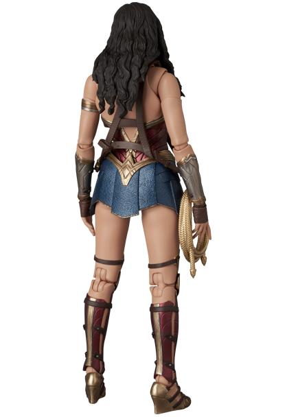 MAFEX WONDER WOMAN (ZACK SNYDER'S JUSTICE LEAGUE Ver.) Action Figure