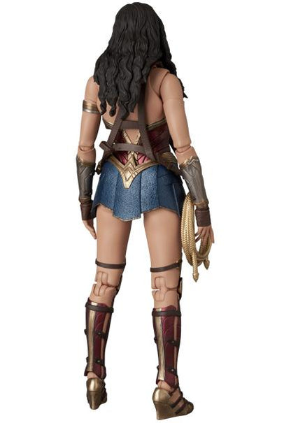 MAFEX WONDER WOMAN (ZACK SNYDER'S JUSTICE LEAGUE Ver.) Action Figure