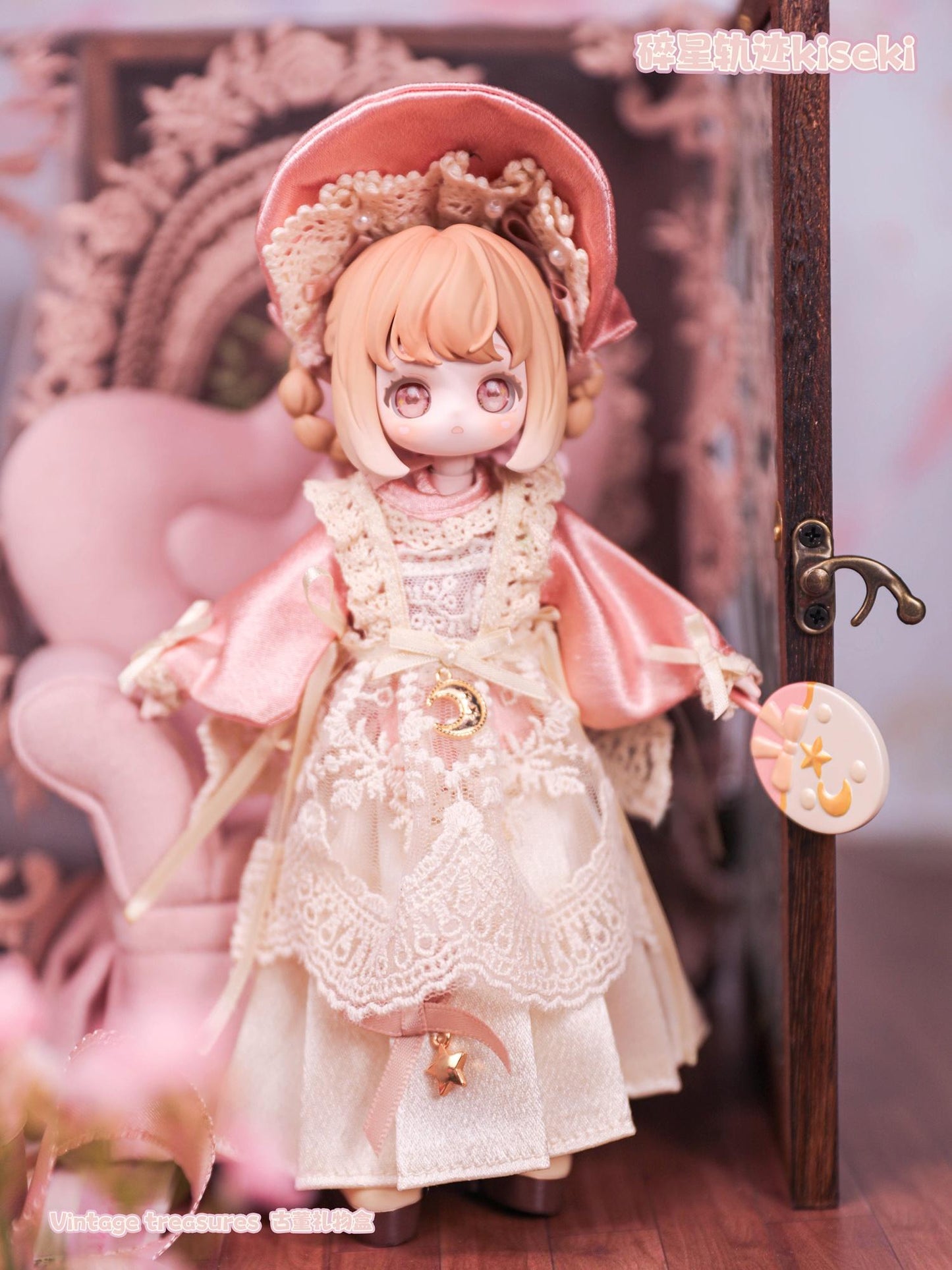 Vintage treasures - Antique Gift Box (8 figures set)