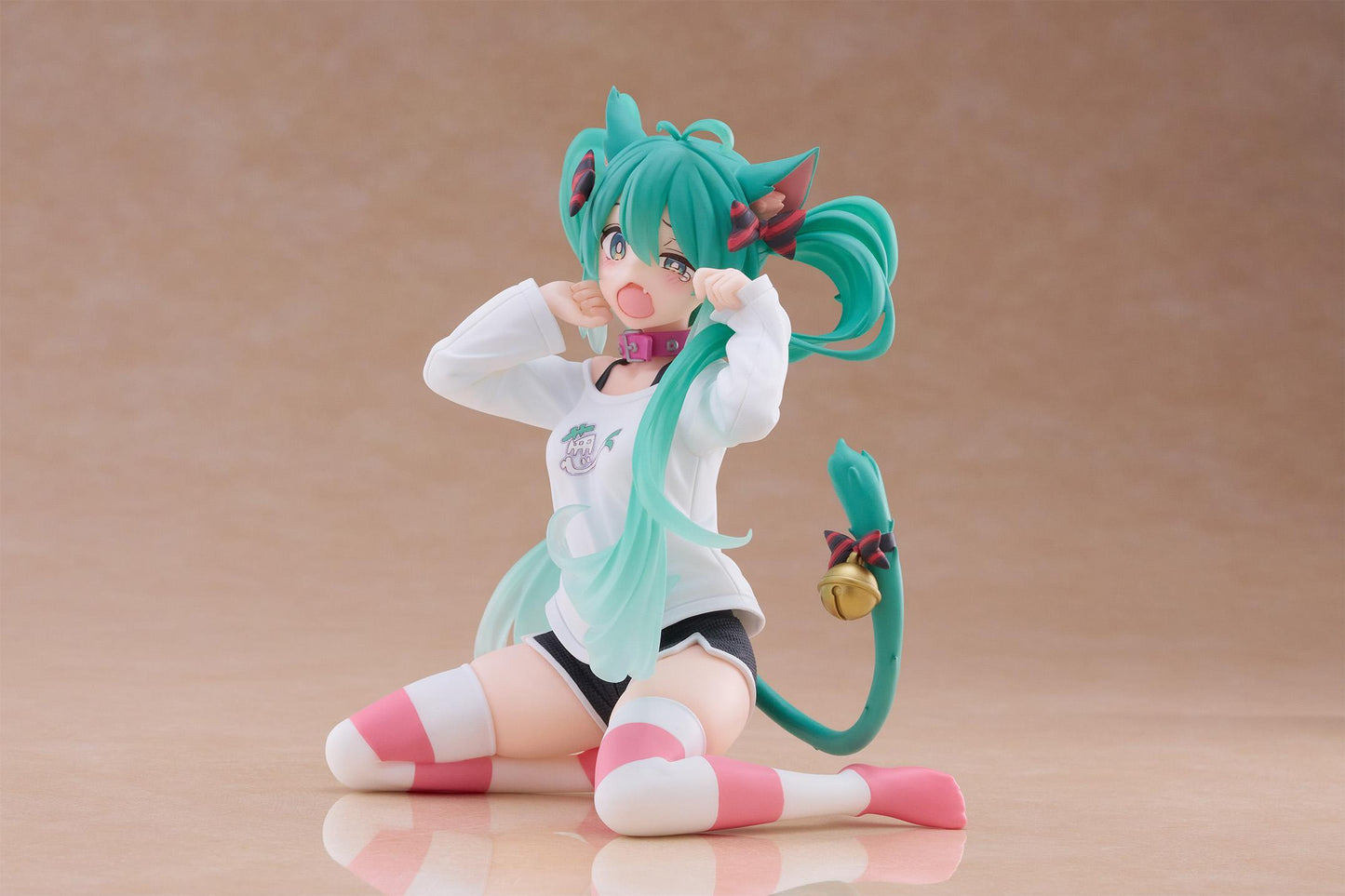 Hatsune Miku Desktop Cute Figure (Cat Ear T-Shirt Ver.) Reissue
