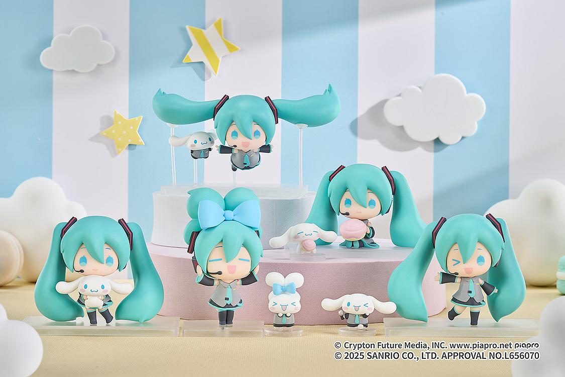 Hatsune Miku x Cinnamoroll Collectible Figure Hatsune Miku x Cinnamoroll (Blind Box)