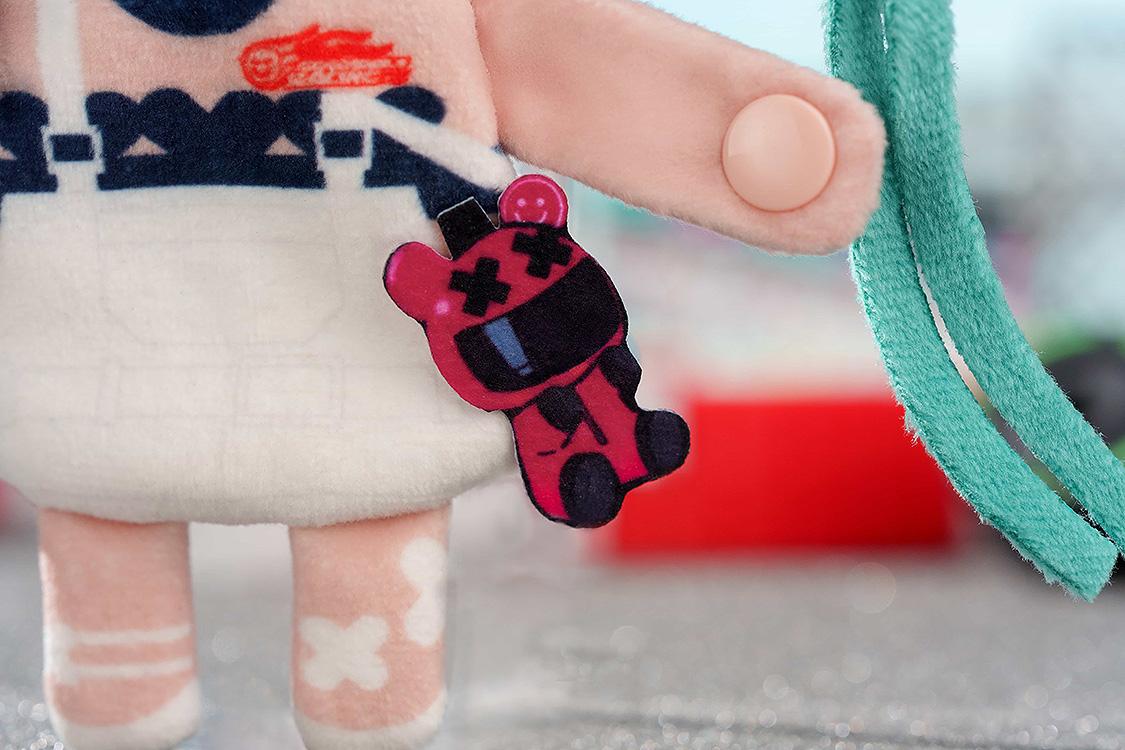 Hatsune Miku GT Project Hatsune Miku: Racing Ver. 2025 Keychain Pouch B