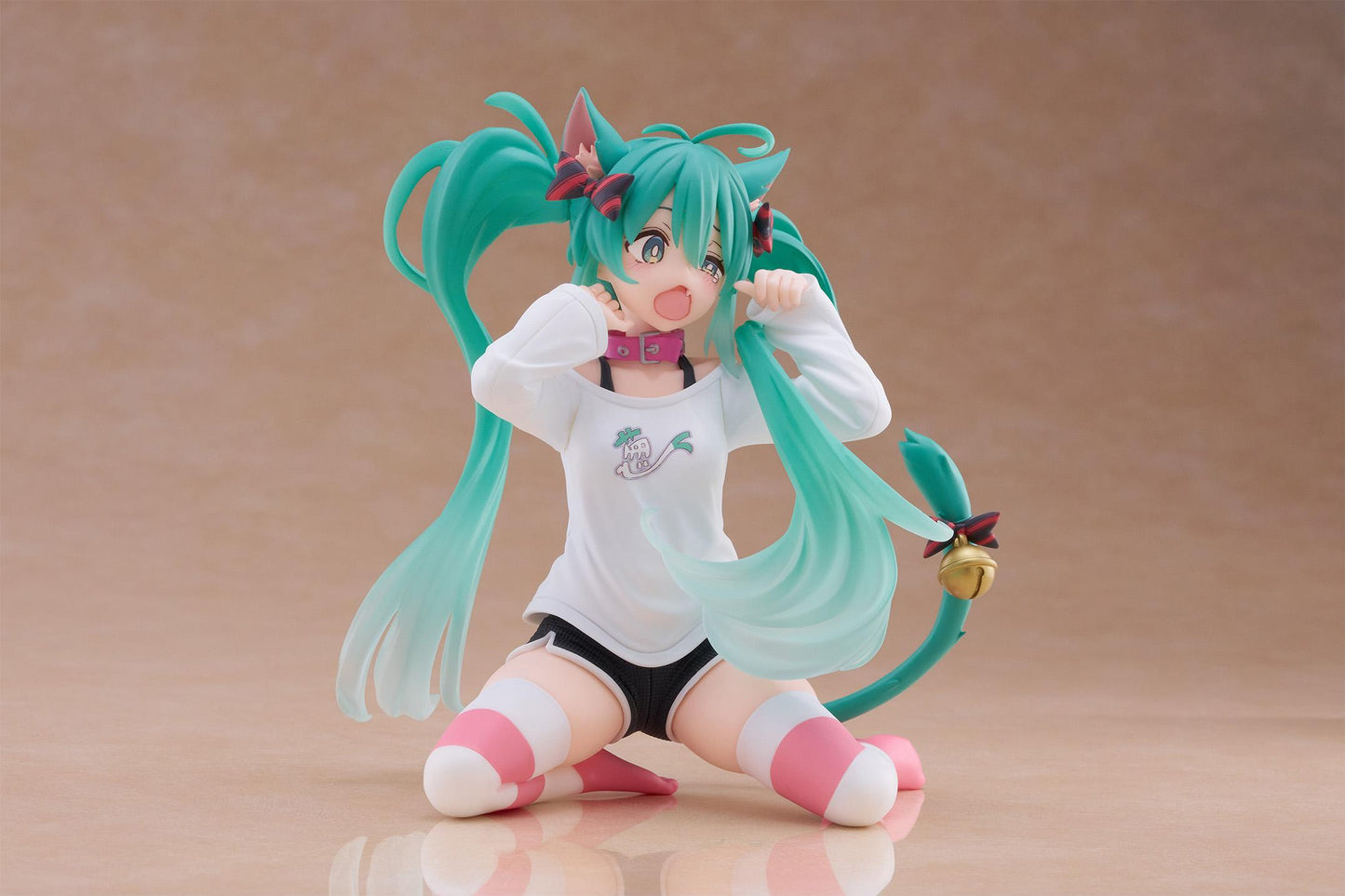 Hatsune Miku Desktop Cute Figure (Cat Ear T-Shirt Ver.) Reissue