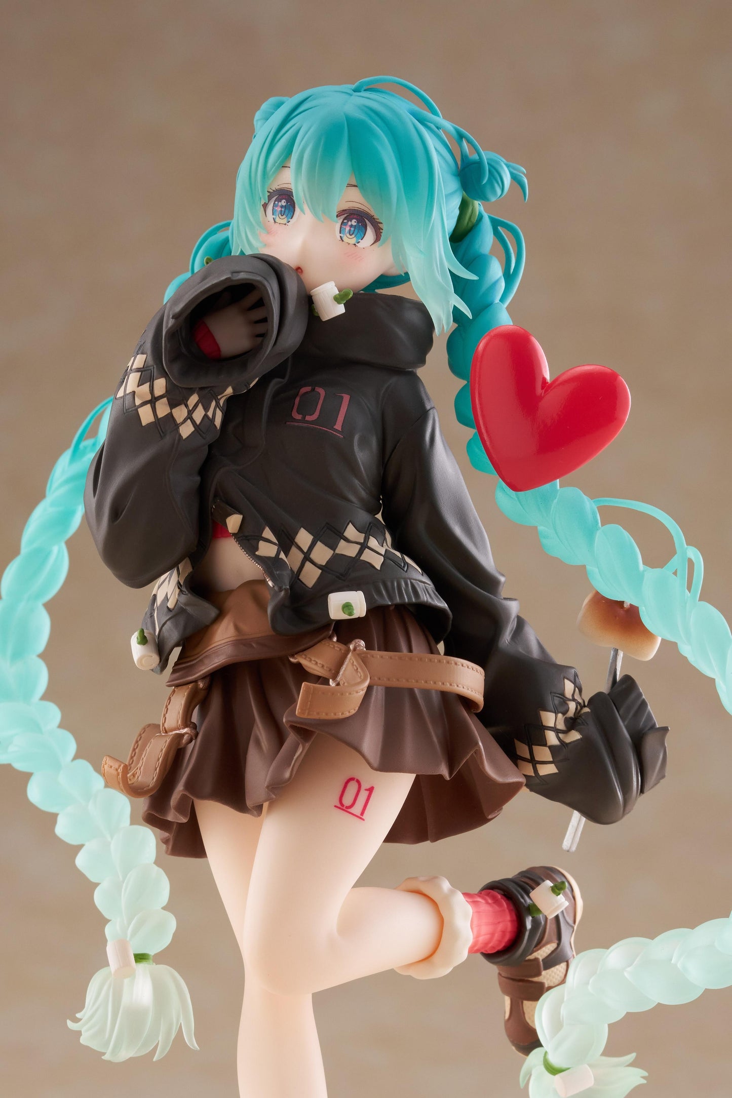 Hatsune Miku Figure - Fashion (Outdoor Ver.)