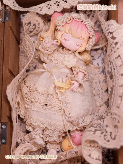 Vintage treasures - Antique Gift Box (8 figures set)