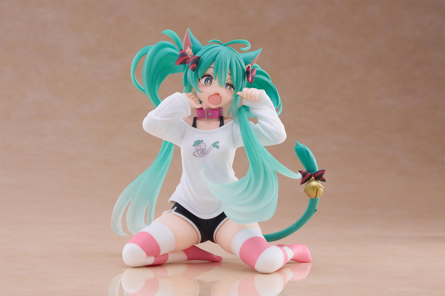 Hatsune Miku Desktop Cute Figure (Cat Ear T-Shirt Ver.) Reissue