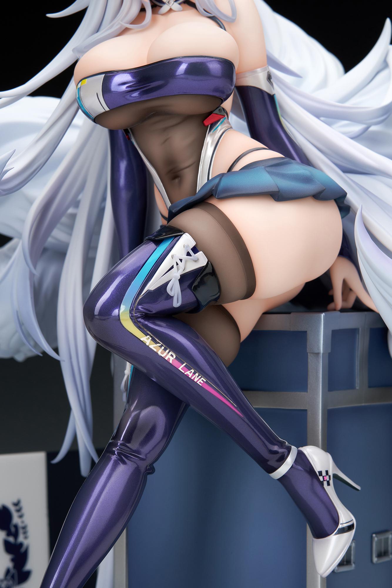 Azur Lane Shinano Moonlit Chrome Ver. LED Acrylic Display Base Bundled Special Edition 1/7 Scale Figure