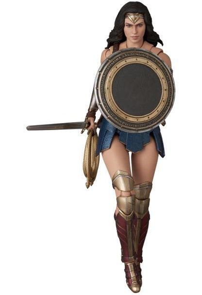 MAFEX WONDER WOMAN (ZACK SNYDER'S JUSTICE LEAGUE Ver.) Action Figure
