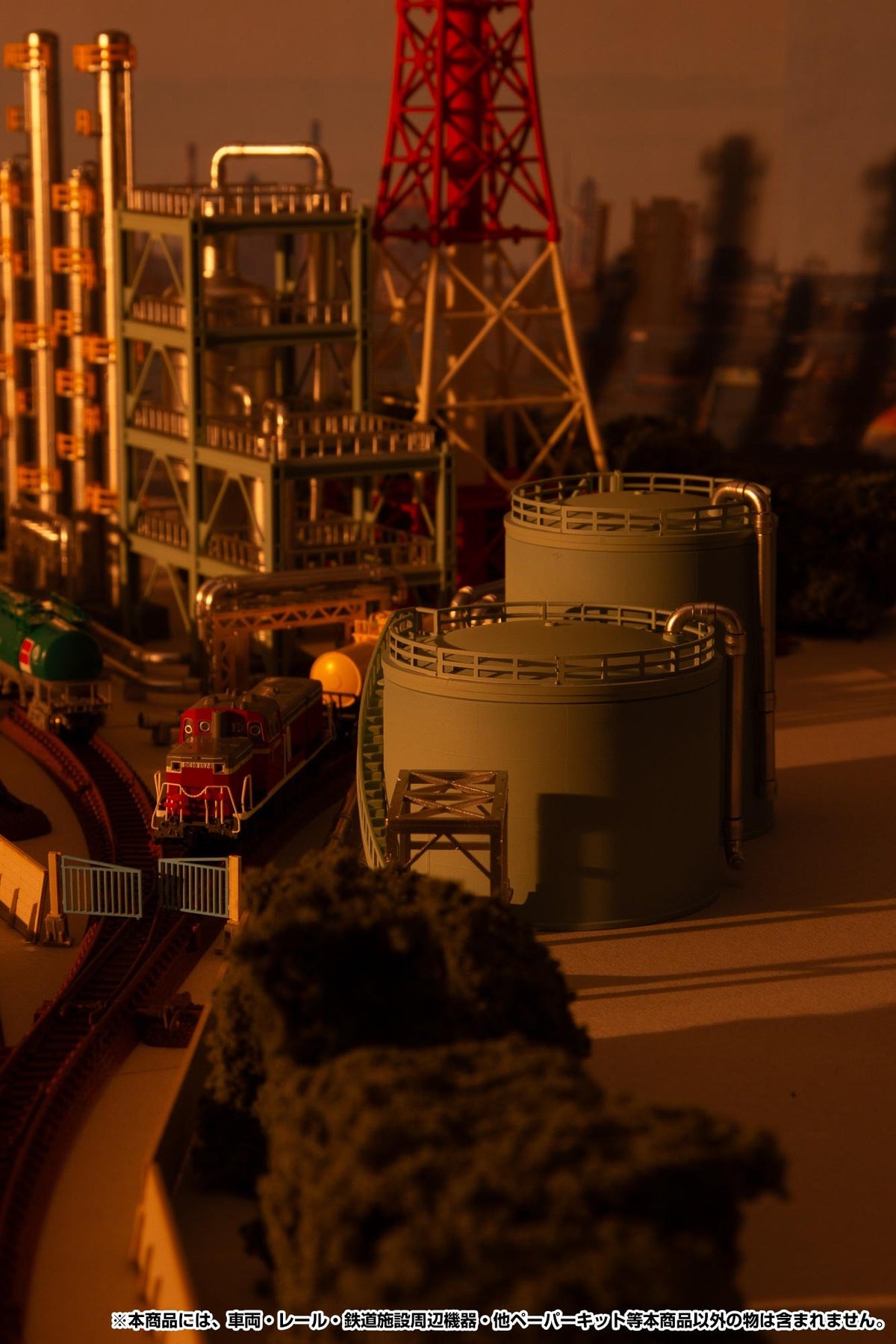 (Model Kits) 1/150 Scale Structure Kit "Storage Tanks" (Rerun)