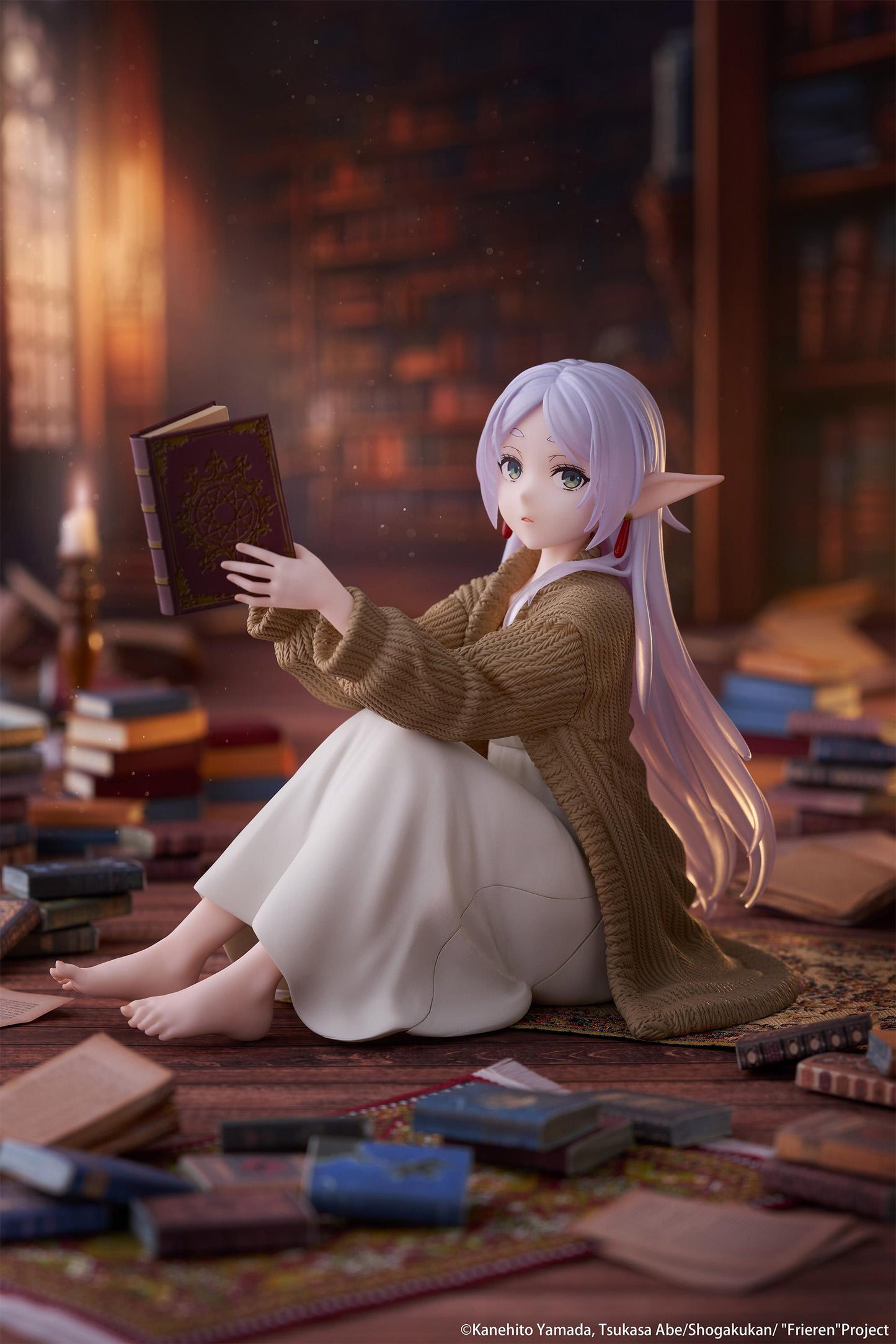 Frieren: Beyond Journey's End Desktop Cute Figure - Frieren (Roomwear Ver.)
