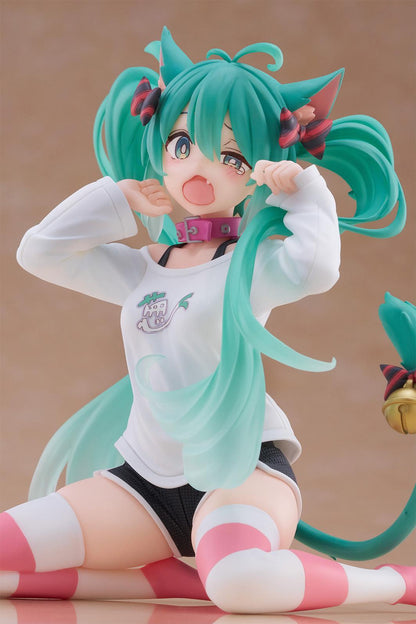 Hatsune Miku Desktop Cute Figure (Cat Ear T-Shirt Ver.) Reissue