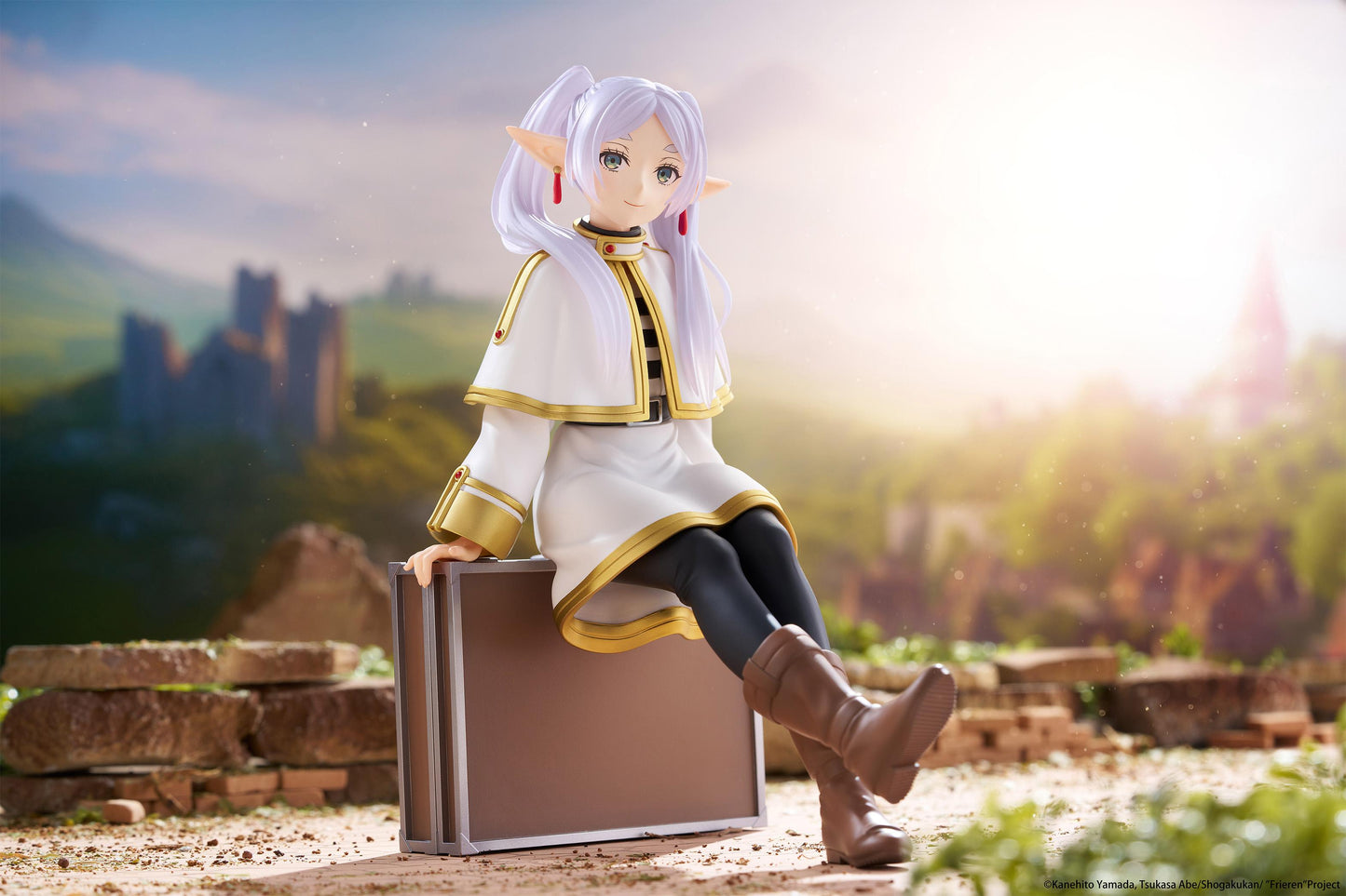 Frieren: Beyond Journey's End Desktop Cute Figure - Frieren (Trunk Case Ver.) Reissue