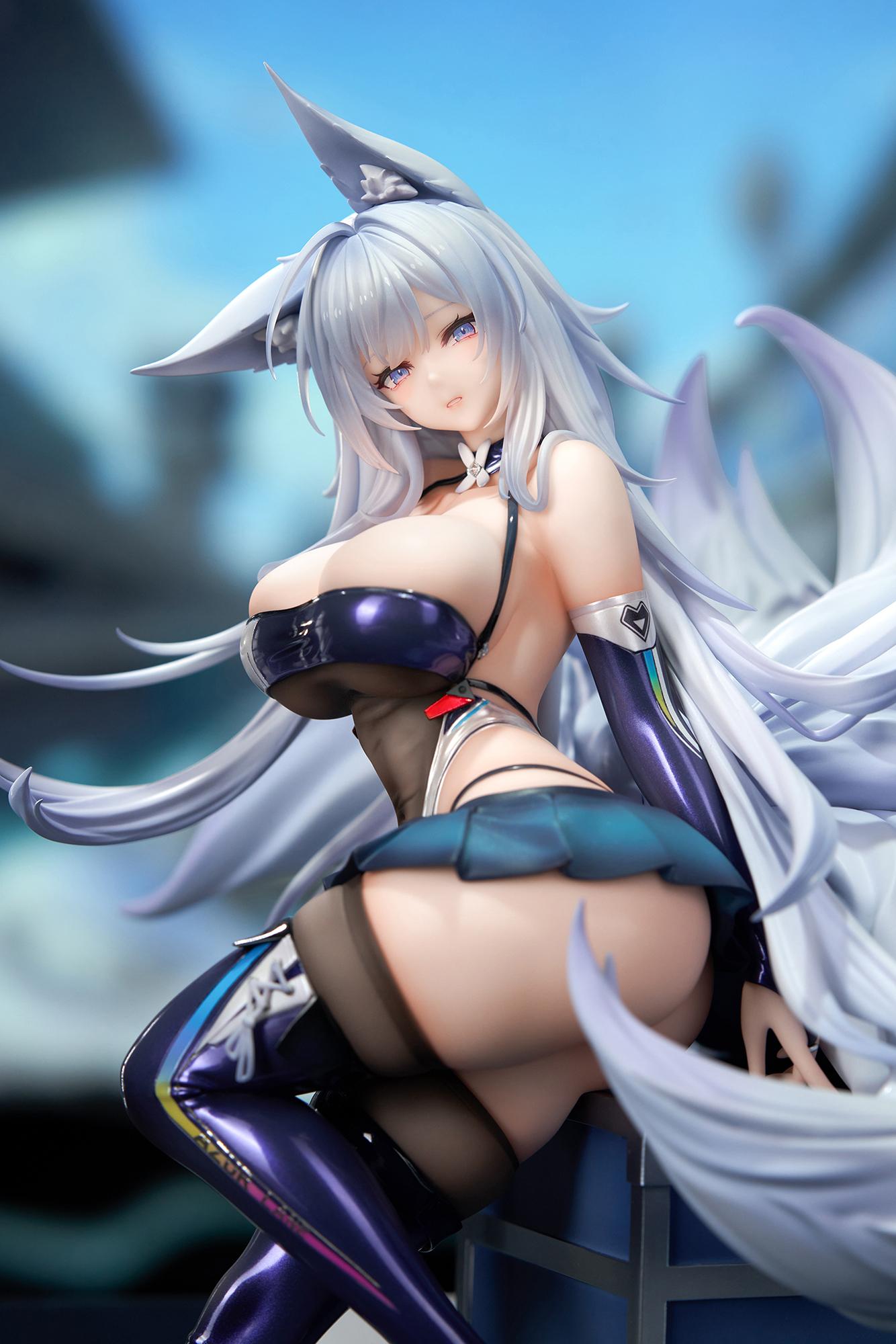 Azur Lane Shinano Moonlit Chrome Ver. 1/7 Scale Figure