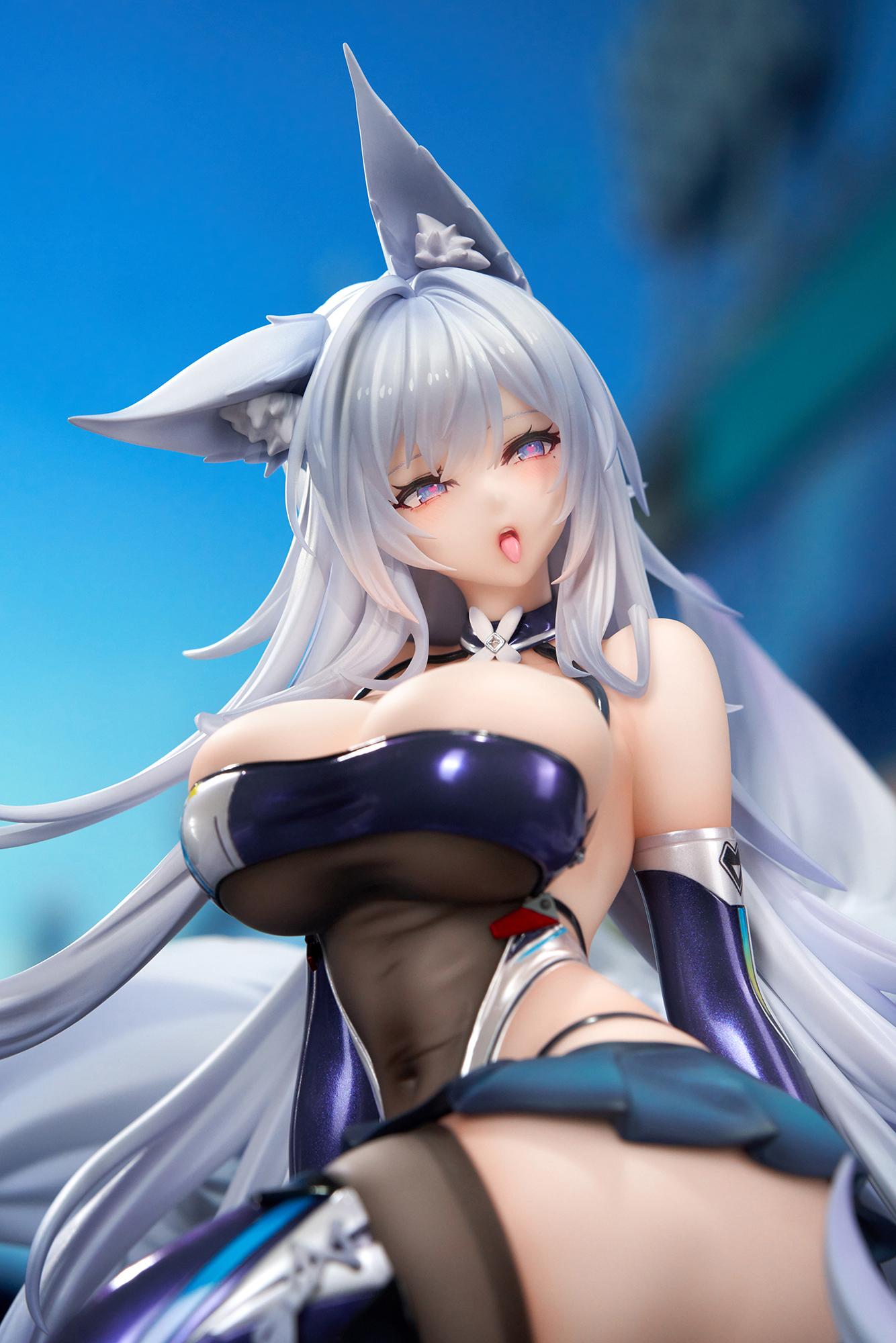Azur Lane Shinano Moonlit Chrome Ver. 1/7 Scale Figure