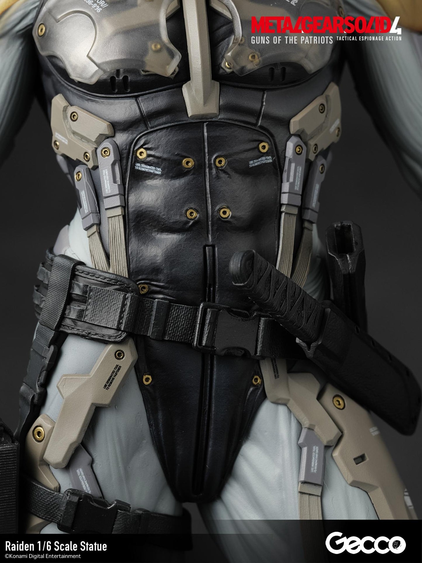 METAL GEAR SOLID 4 GUNS OF THE PATRIOTS, Raiden 1/6 Scale Statue