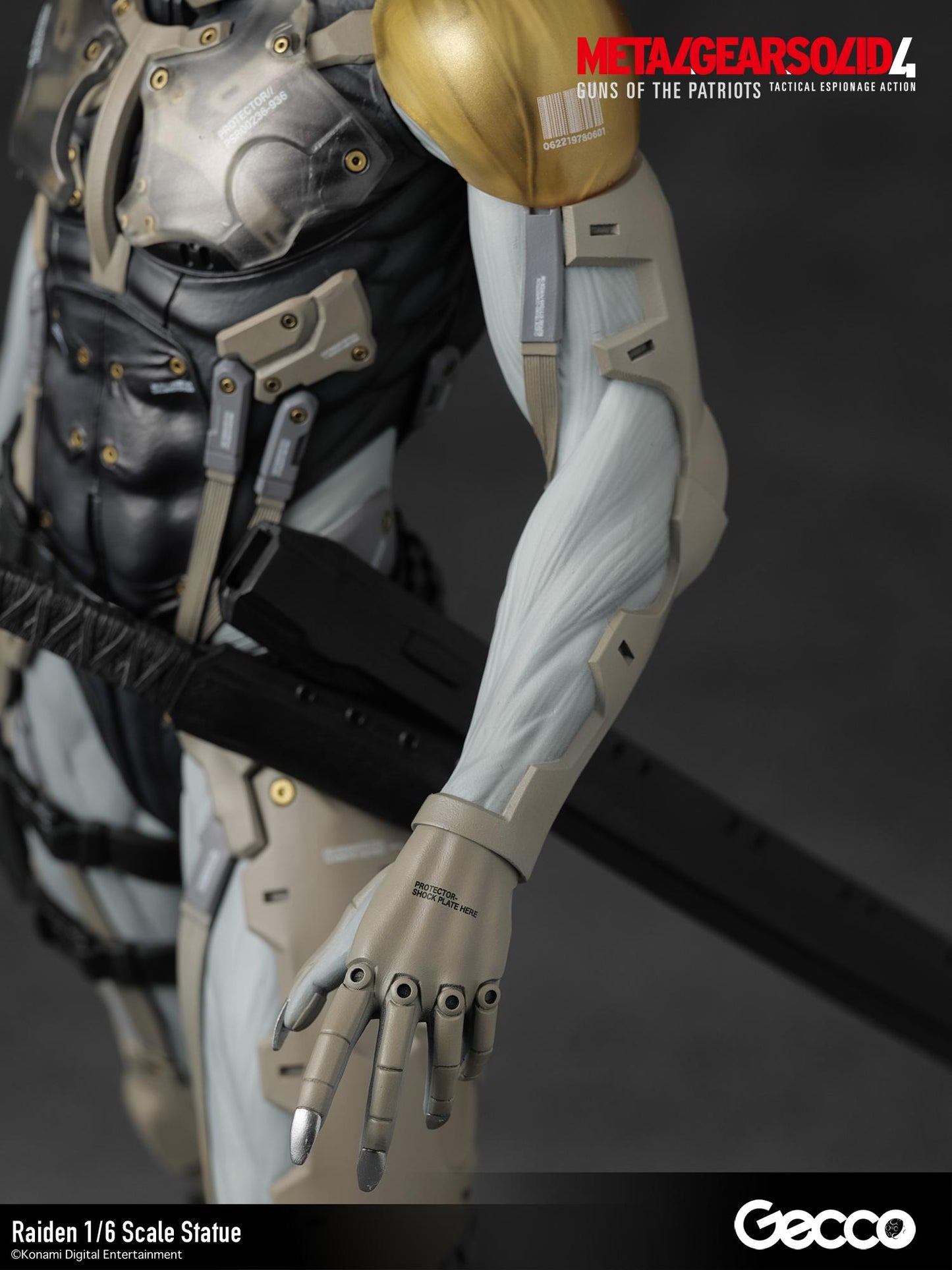 METAL GEAR SOLID 4 GUNS OF THE PATRIOTS, Raiden 1/6 Scale Statue